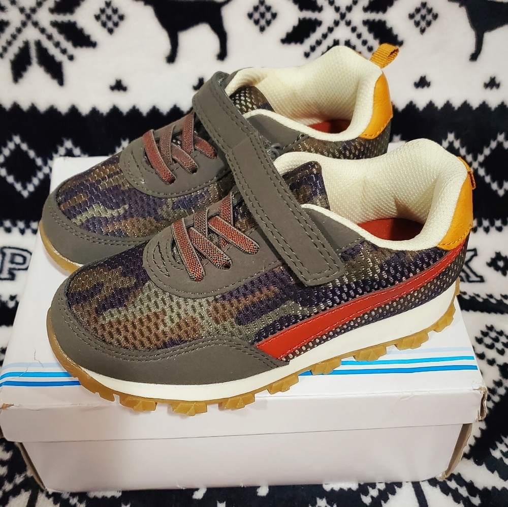 Carters Camo Toddler Size 9,11,12 Sneakers New - Picture 6 of 7